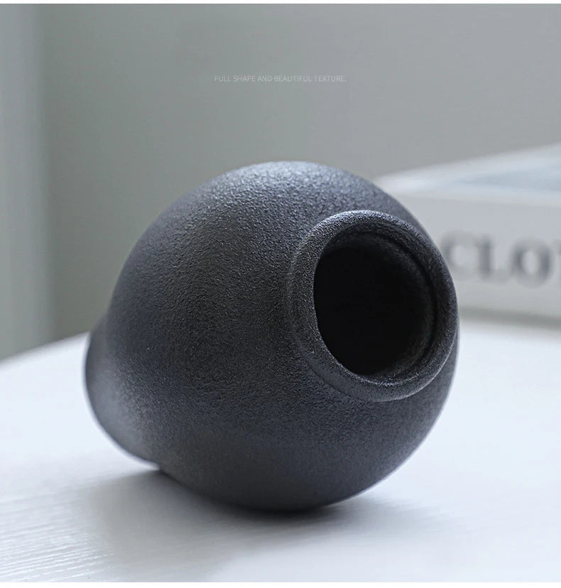 Jarrón de Cerámica Mini – Decoración para Mesa y Hogar