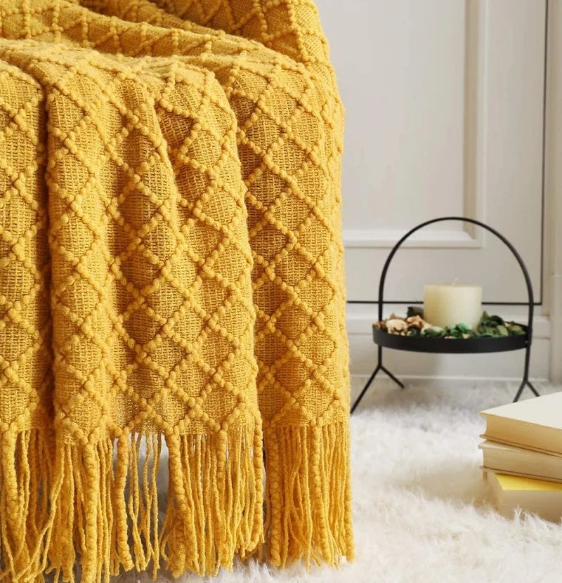 Manta de Acrílico Tejida Suave con Flecos – Diseño Amarillo a Cuadros