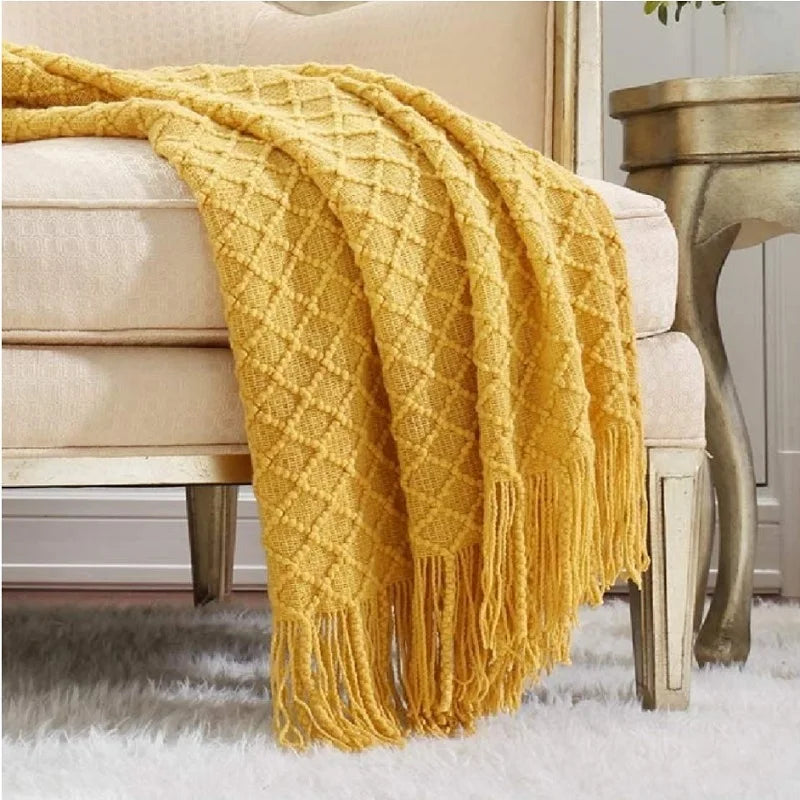 Manta de Acrílico Tejida Suave con Flecos – Diseño Amarillo a Cuadros