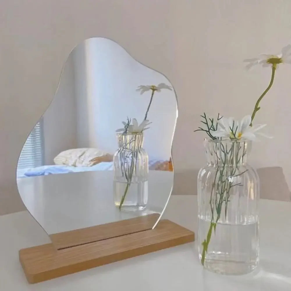 Espejo de Maquillaje Irregular en Forma de Nube – Marco de Madera